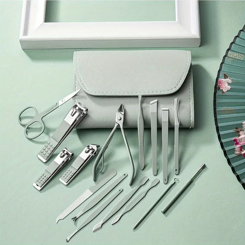 16 PIECE NAIL CARE SET